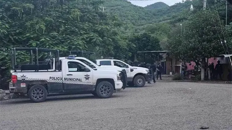 CJNG ataca viviendas y base de Policía Municipal en Tepalcatepec, Michoacán