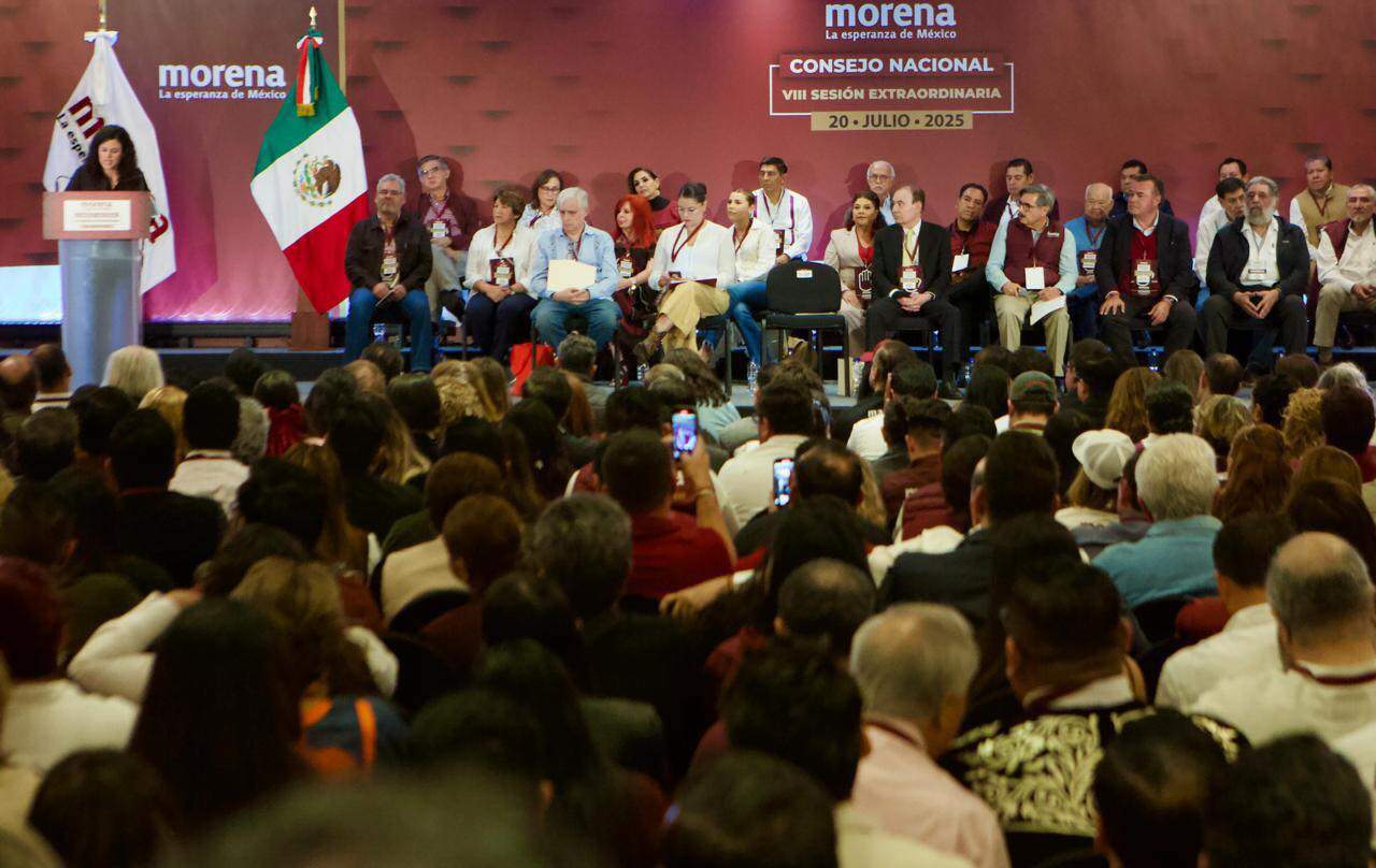“¡No estás solo!” Arropan a Adán Augusto en Asamblea Nacional de Morena