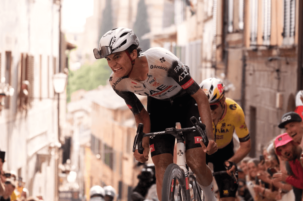 Isaac Del Toro sigue imparable, ahora en España