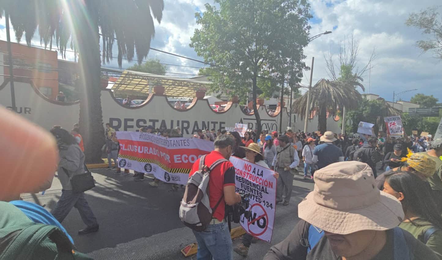 “Vivienda para vivir, no para invertir”, cientos de personas marchan contra gentrificación en la CDMX