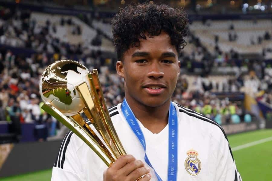 Delantero del Real Madrid estará fuera hasta septiembre por problemas en el tendón de la corva