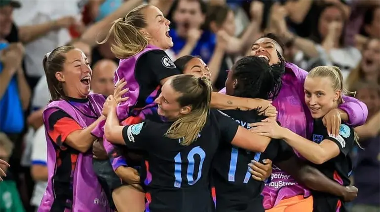 Inglaterra remonta a Italia y se mete a la final de la Eurocopa Femenina