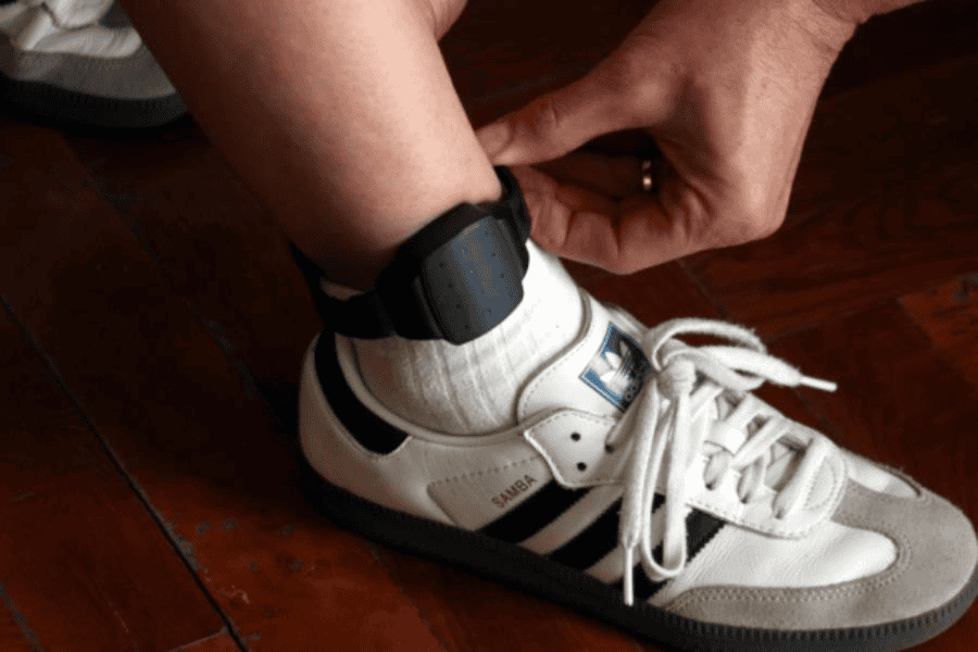 ICE ordena colocar tobilleras electrónicas a más de 180 mil migrantes:  The Washington Post