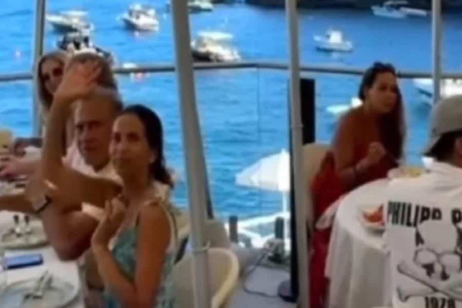 Captan a Miguel Ángel Yunes en exclusivo club de playa en Italia