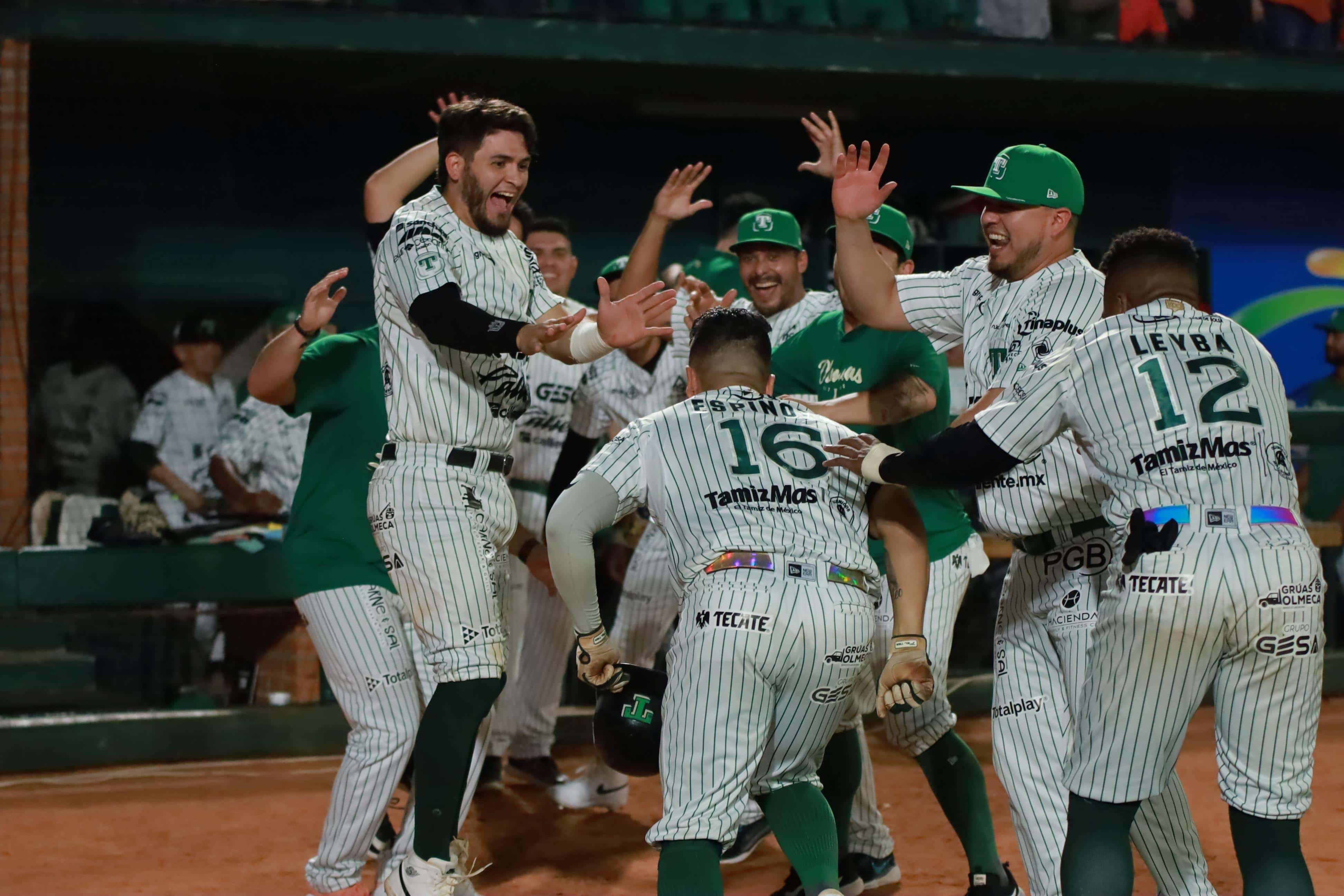 Cuadrangular de tres carreras en la octava le da la victoria a Olmecas 7-6 sobre Guerreros