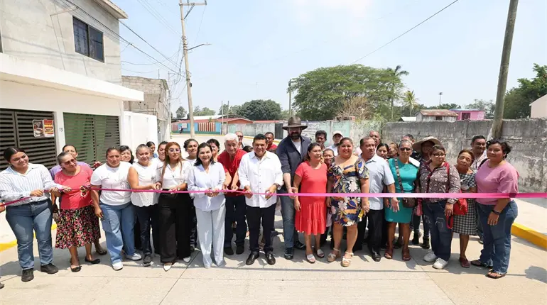 May y Osuna inauguran obras en la colonia Gaviotas Norte