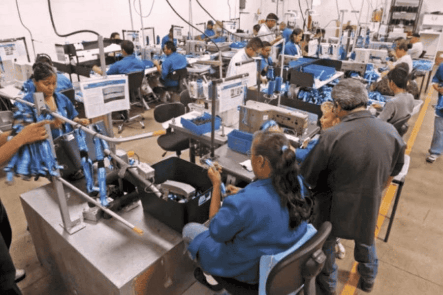 Defiende Sheinbaum a trabajadores mexicanos de evaluación de la OCDE que ubica a México como uno de los menos productivos