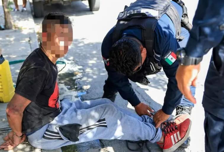Amarran y golpean a presunto ladrón en NL; lo rescatan policías