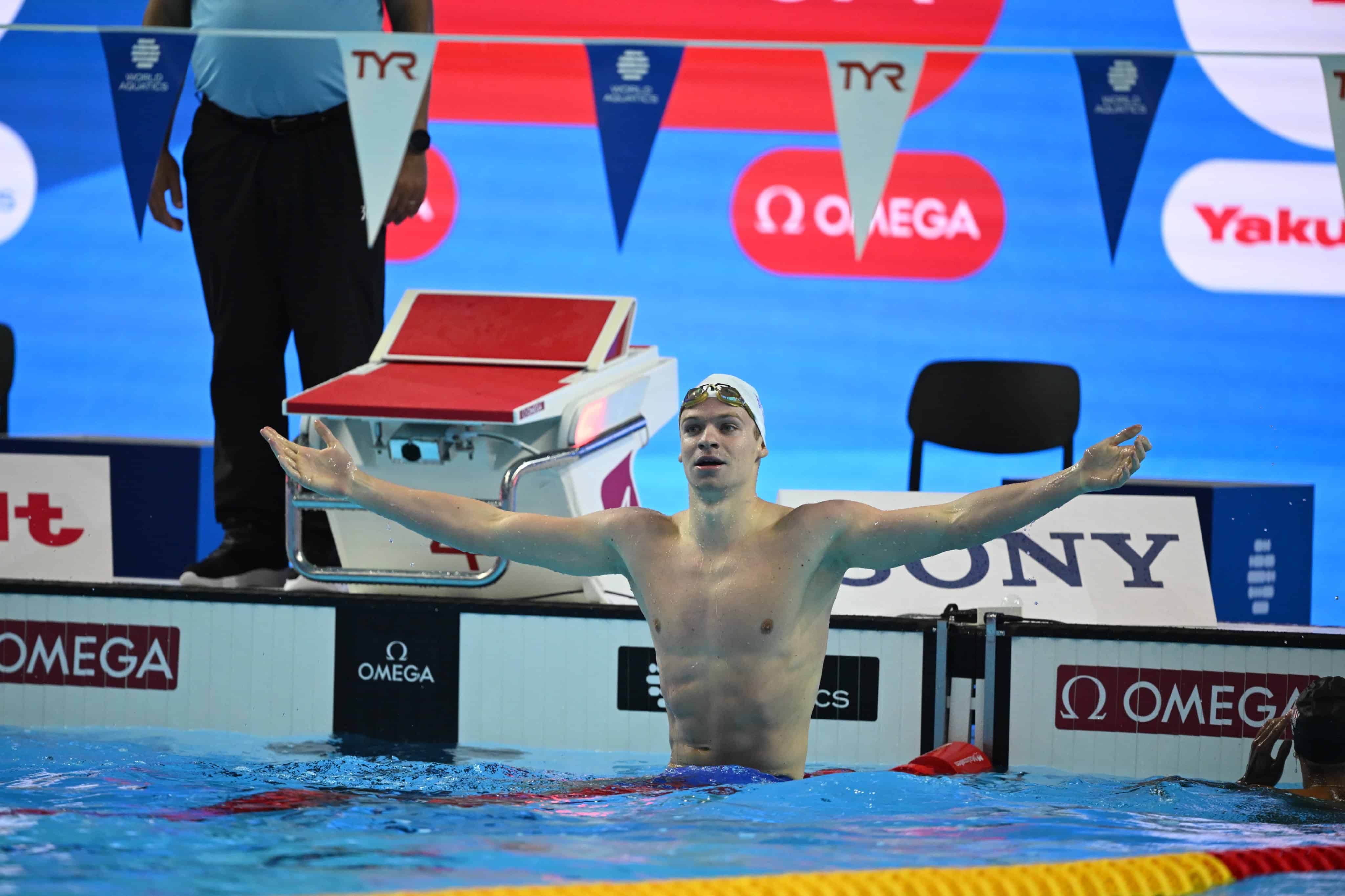El francés Léon Marchand rompe récord mundial en 200 metros combinados