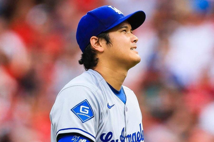 Shohei Ohtani salió del juego como pitcher ante posible lesión