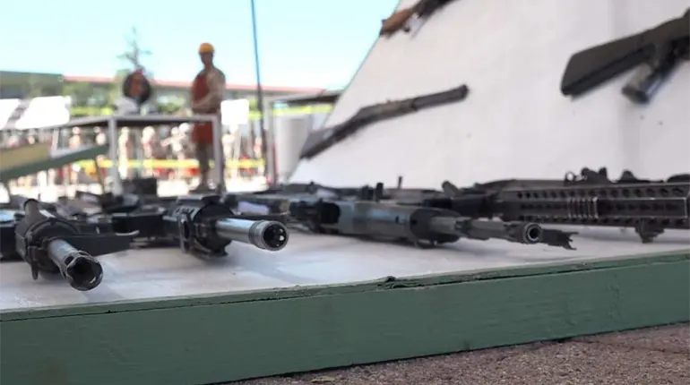 Aseguran vehículo, armas, droga y equipo táctico en Cunduacán