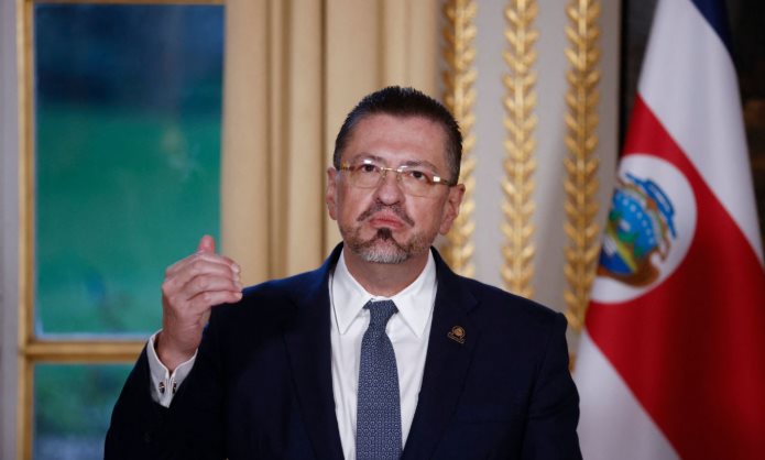 Renuncia vicepresidente y 6 integrantes más del gabinete presidencial en Costa Rica Renuncia vicepresidente y 6 integrantes más del gabinete presidencial en Costa Rica