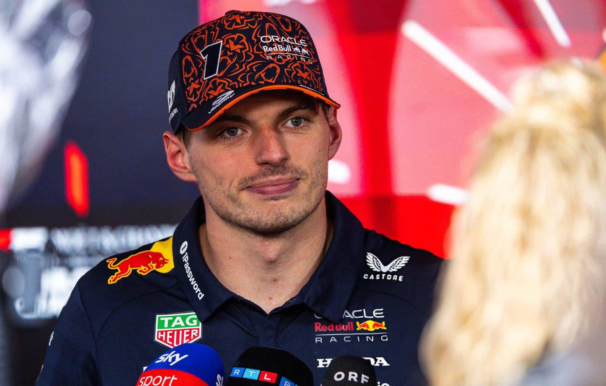 Max Verstappen pone fin a rumores y confirma que continuará en Red Bull