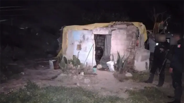 Descubren casa en obra negra con dos túneles para ocultar huachicol en Querétaro