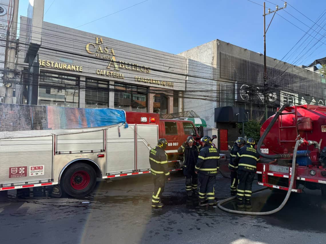 Se incendia restaurante ‘La Casa de los Abuelos’ en Polanco; freidora habría detonado el fuego