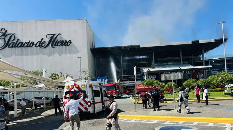 Caos y heridos deja explosión en Altabrisa Villahermosa