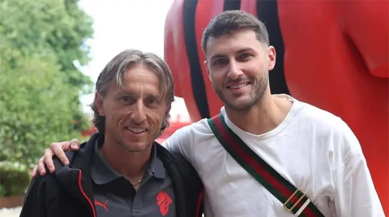 Luka Modric y Santi Giménez reportan a la pretemporada del Milan