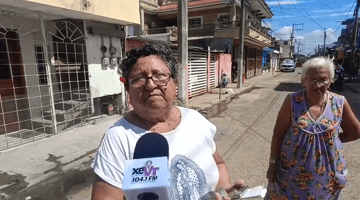 Registros en mal estado, calles rotas y fugas de agua, denuncian vecinos de la 18 de Marzo