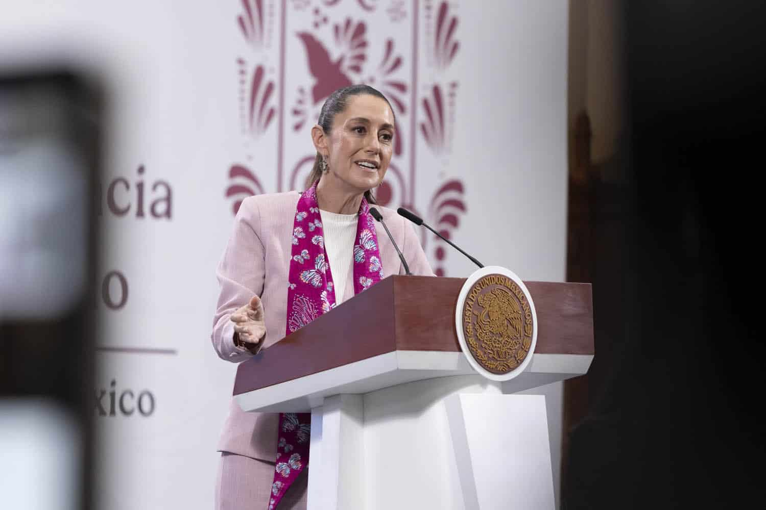 Critica Sheinbaum resolución de la Corte por amparar a Lorenzo Córdova tras dichos racistas