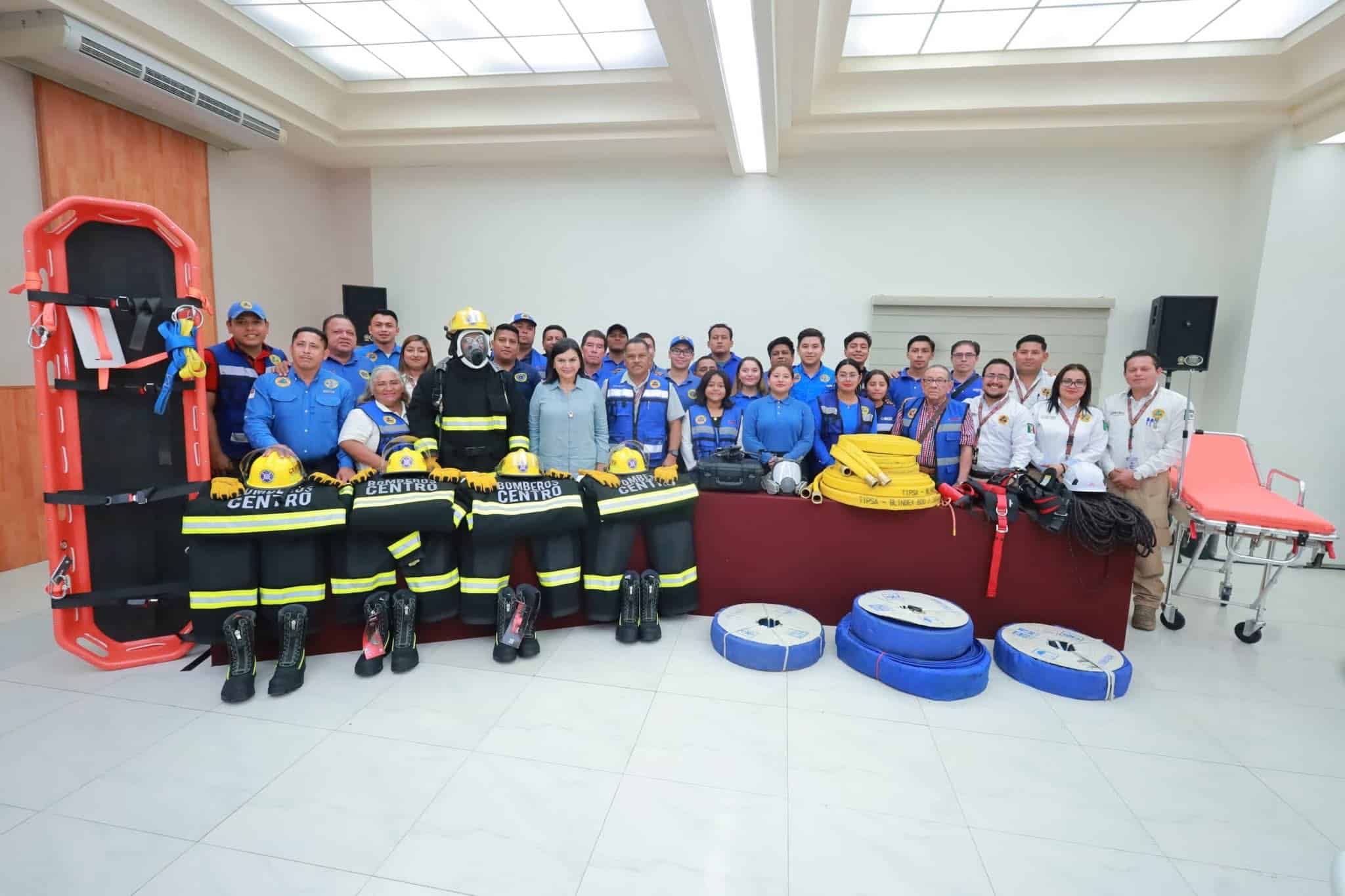 Entregan a Protección Civil de Centro nuevo equipo para atención de emergencias