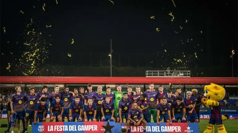 Con dobletes de Yamal y Fermín, Barcelona golea al Como en el Joan Gamper