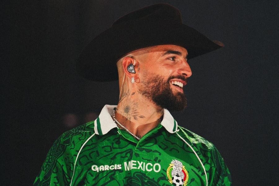Maluma regaña a fan por llevar al concierto a bebé de un año
