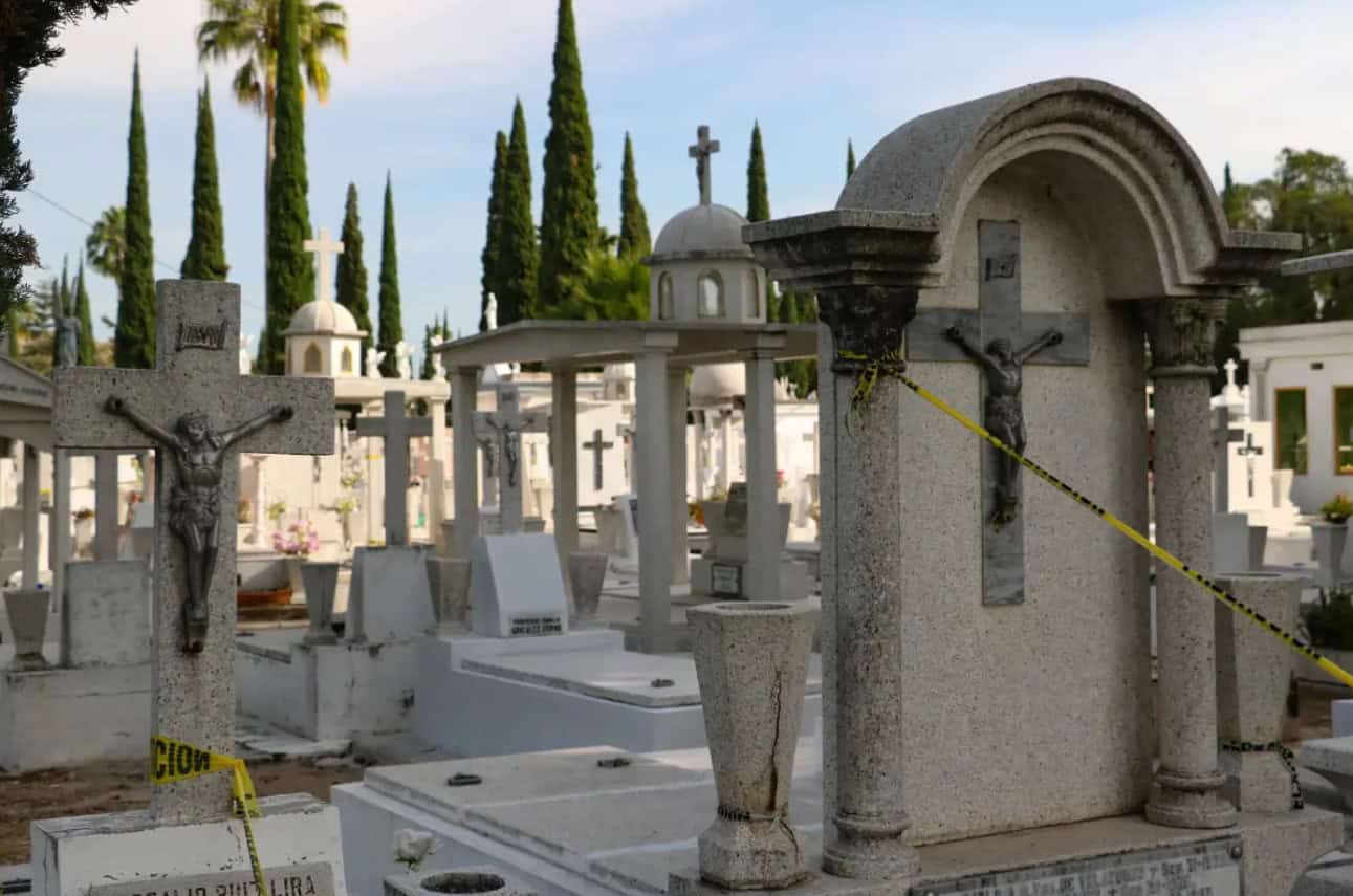 Se suicida frente a la tumba de su esposa en Tamaulipas