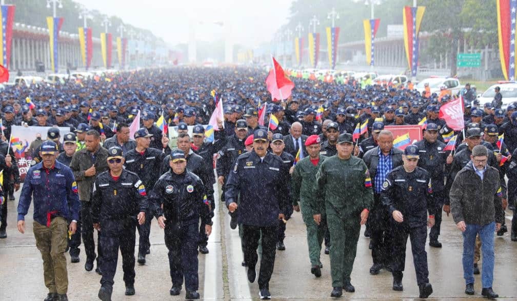 Cuente con las armas para defender la revolución: Policía de Venezuela reafirma su lealtad a Maduro