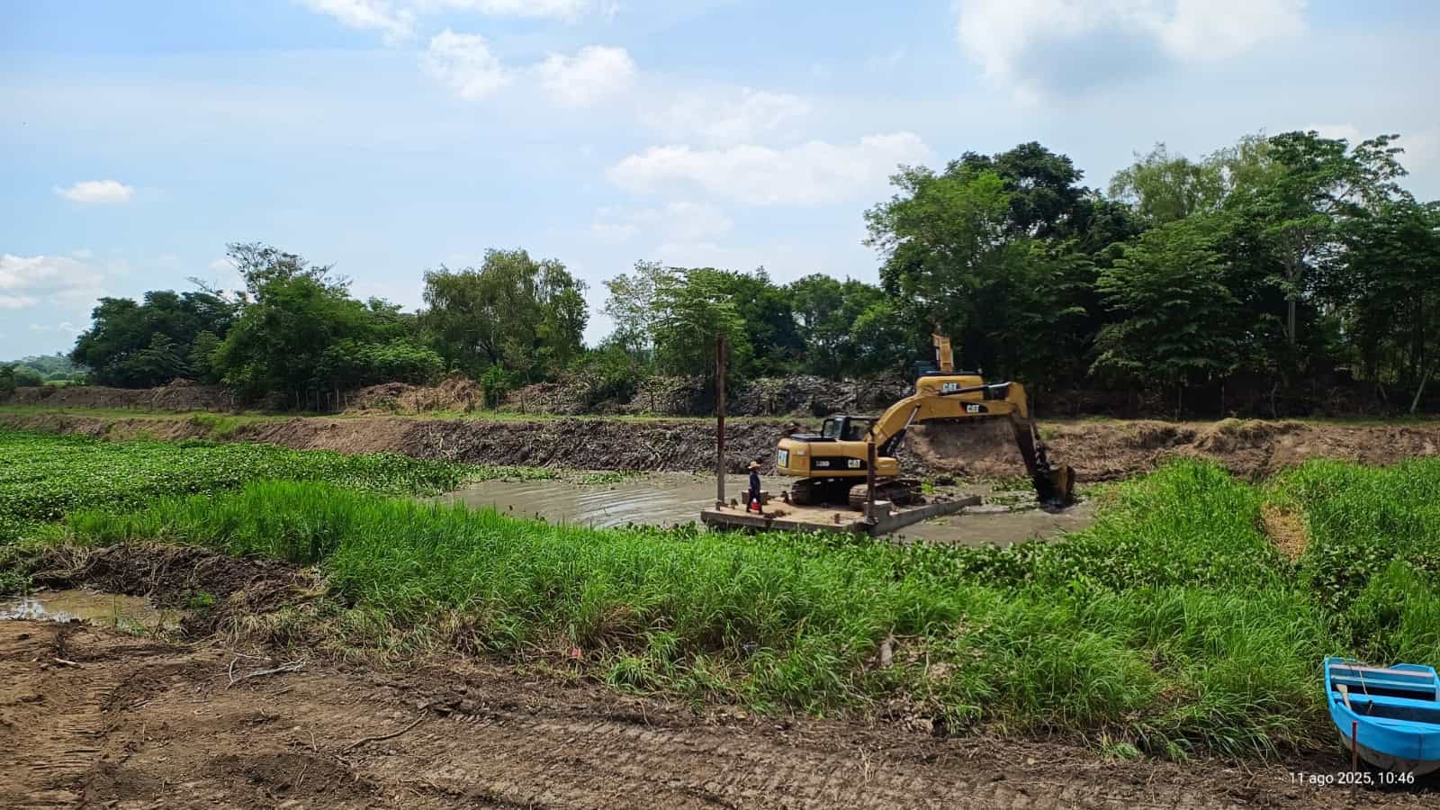 Inicia Conagua Tabasco dragado del río Jolochero en Buena Vista Segunda Sección, Centro