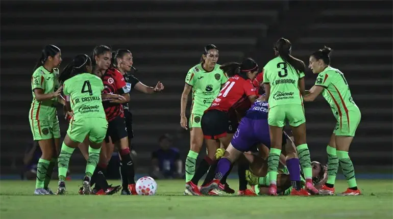 Suspenden con 4 juegos a Miah Zuazua y Natividad Martínez por conducta violenta en Liga Mx Femenil