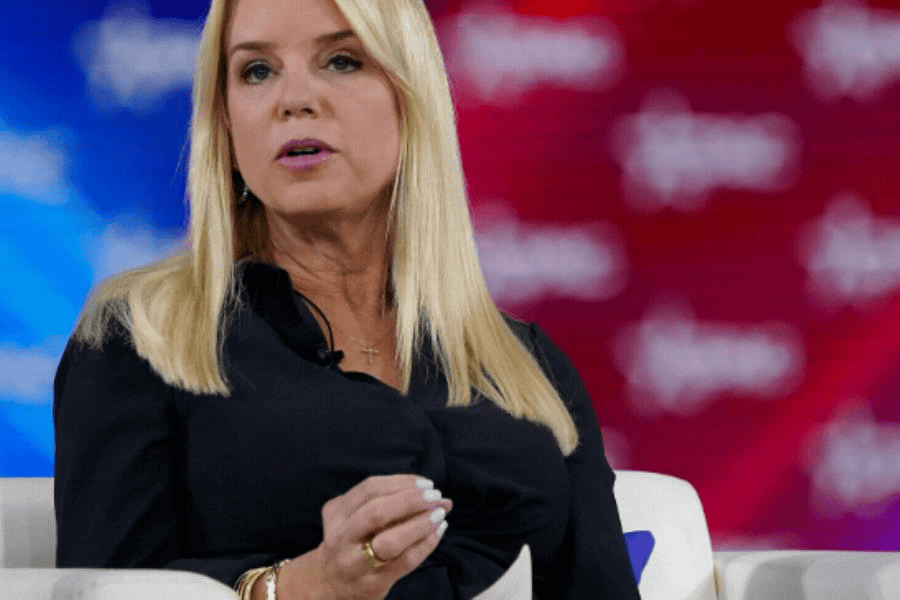 EE.UU. confisca 700 mdd en bienes de Maduro: Fiscal Bondi