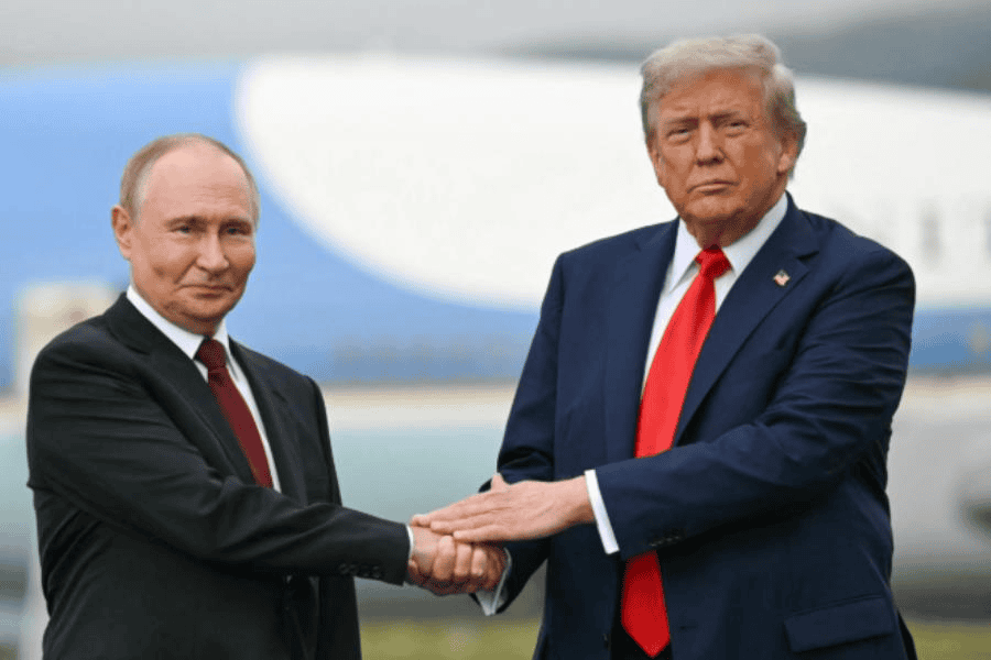 Turistas encuentran información confidencial de la reunión entre Trump y Putin en hotel de Alaska