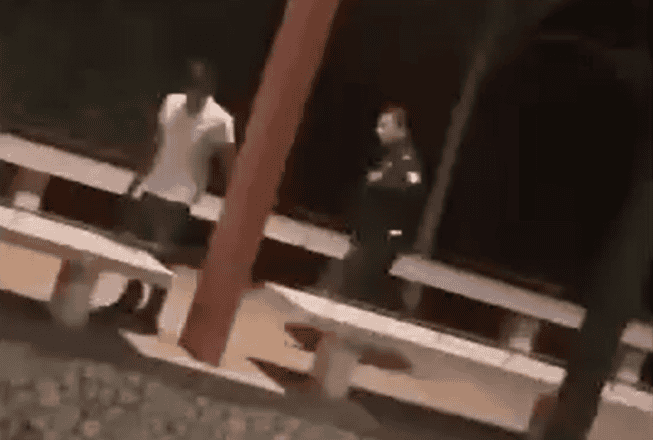 Policía roba celular a “borracho” en malecón de Gaviotas