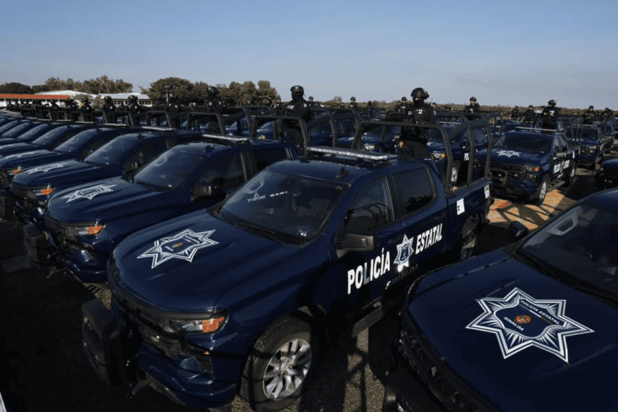 Harfuch entrega 100 patrullas para reforzar a la Policía Estatal en Sinaloa