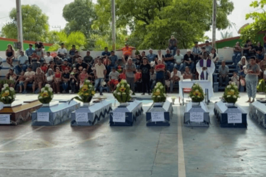 Emboscan y matan a 10 policías comunitarios en Guerrero