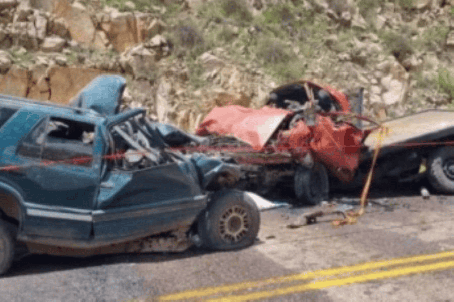 Mueren 7 personas en choque frontal en zona Tarahumara de Chihuahua