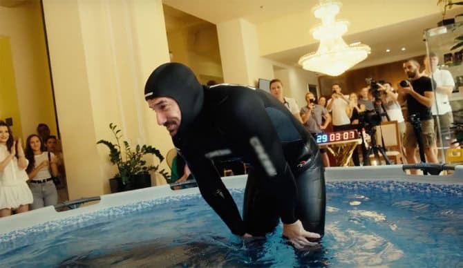 Apneísta croata establece nuevo récord mundial al permanecer casi media hora sin respirar bajo el agua