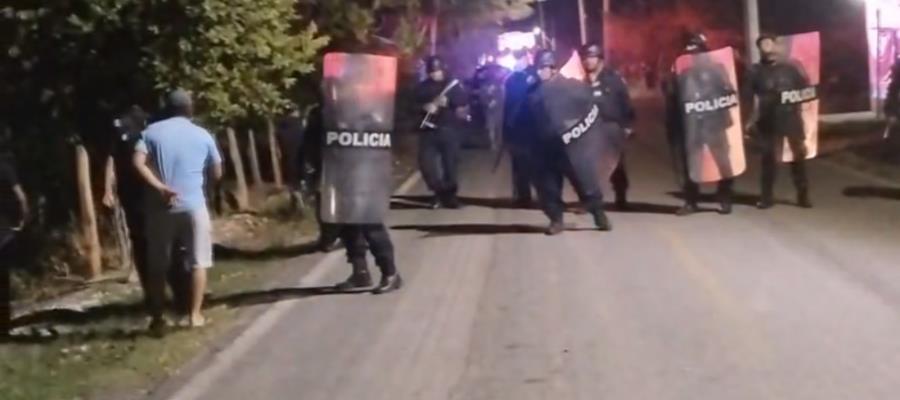 Con antimotines liberan paso a pipas en bloqueo de Barrancas y Guanal Con antimotines liberan paso a pipas en bloqueo de Barrancas y Guanal