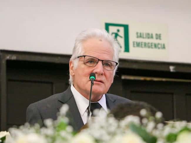 Padre de Miguel Uribe ocupará su lugar como precandidato presidencial en Colombia: Partido Centro Democrático