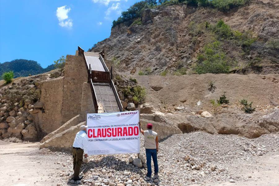 Clausuran tres predios de extracción ilegal de material pétreo en Chiapas
