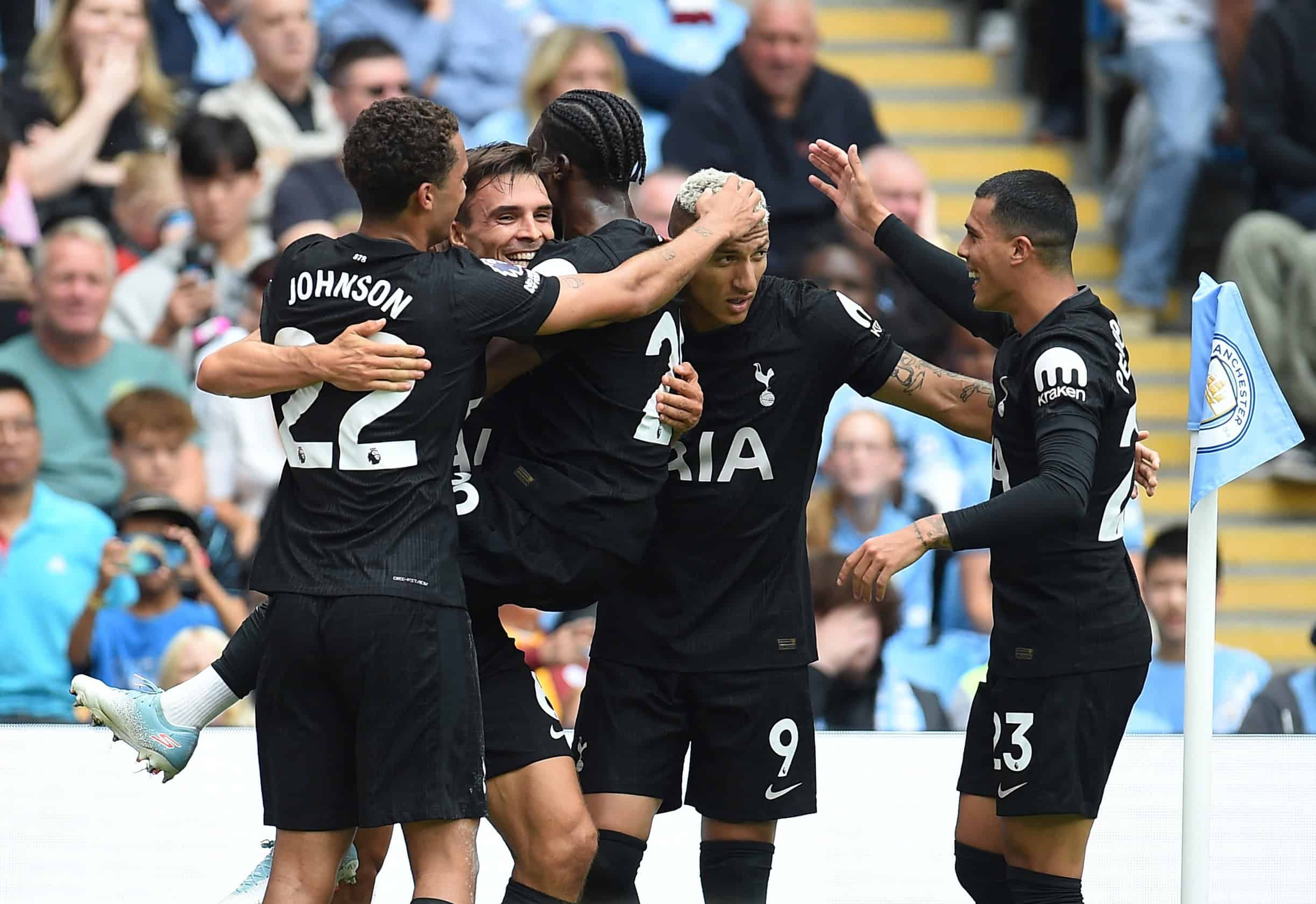 Tottenham vence 2-0 al City y sigue con paso perfecto en la Premier League