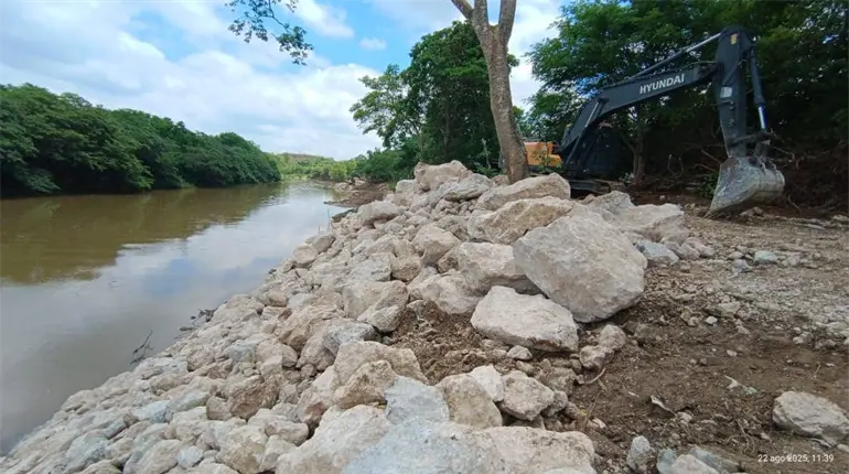 Inicia Conagua obras para frenar erosión por río Puxcatán en Nicolás Bravo, Macuspana