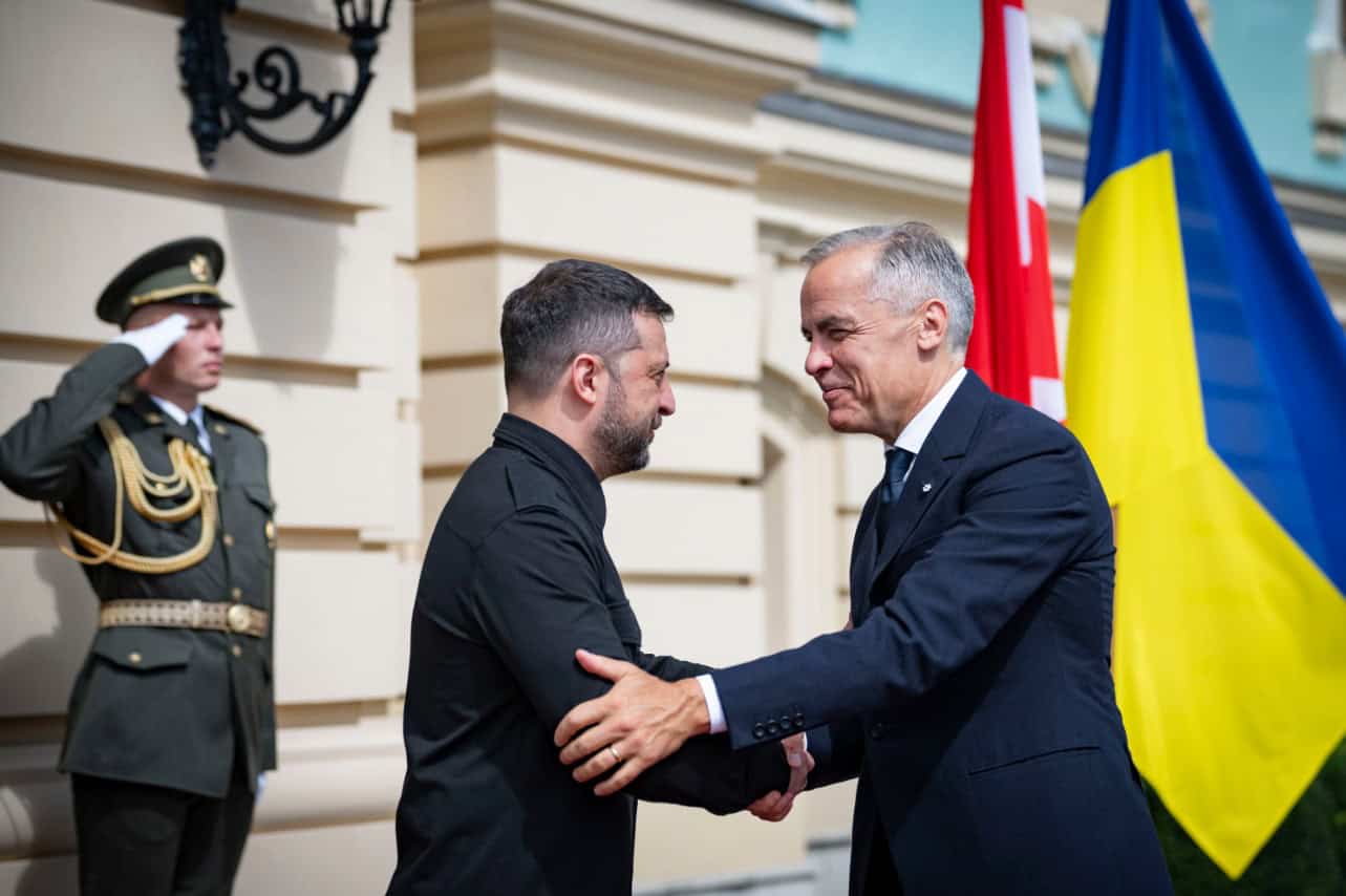 Zelenski celebra aniversario de la Independencia de Ucrania en compañía del primer ministro de Canadá