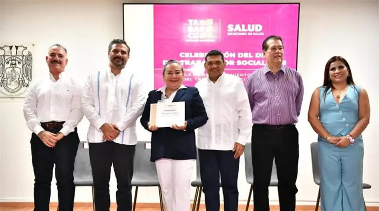 Griselda Cruz Hernández, recibe mérito del Trabajador Social 2025 en Tabasco