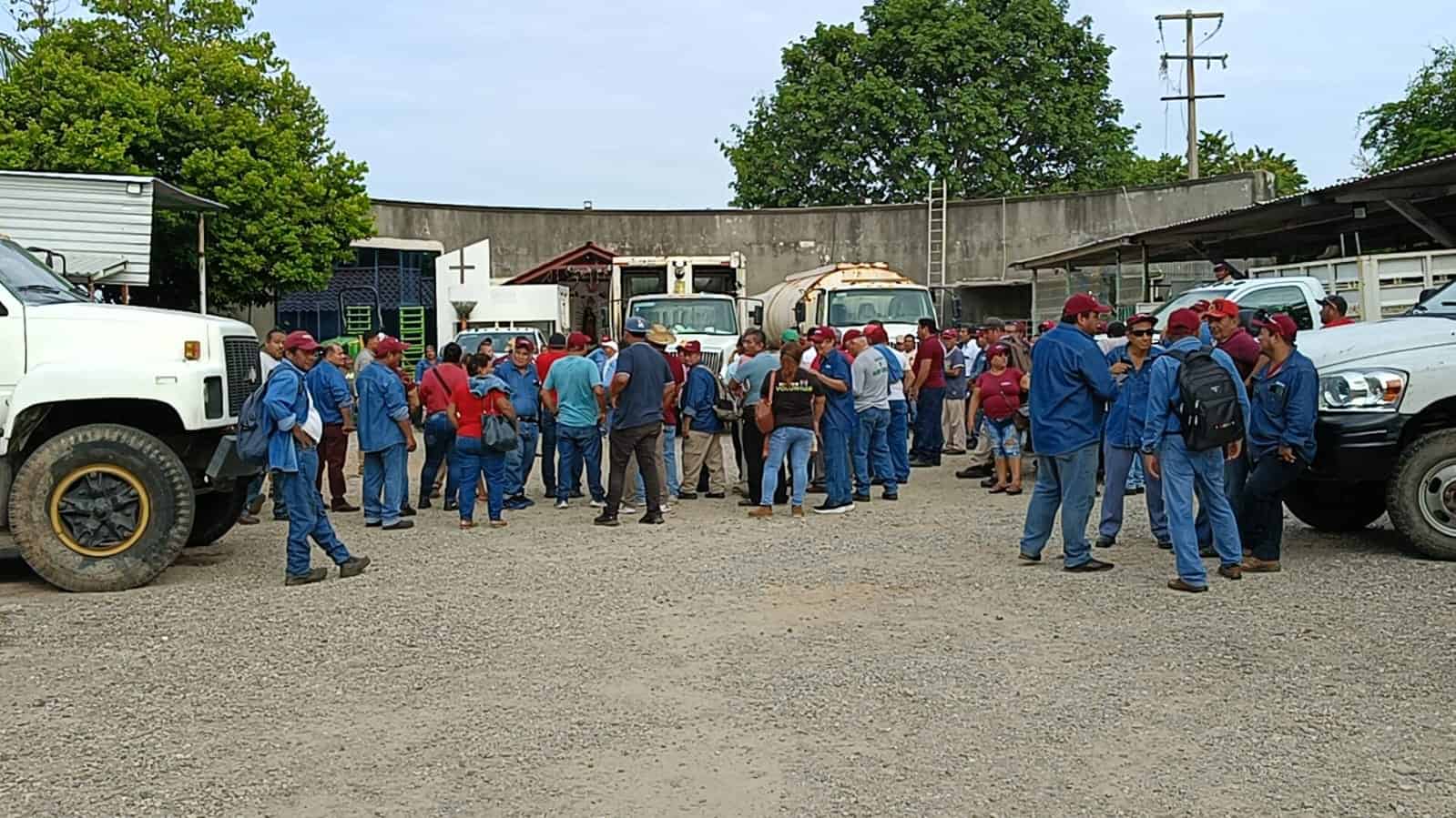 Paro de trabajadores de Centro continuó este miércoles por falta de acuerdo con autoridades
