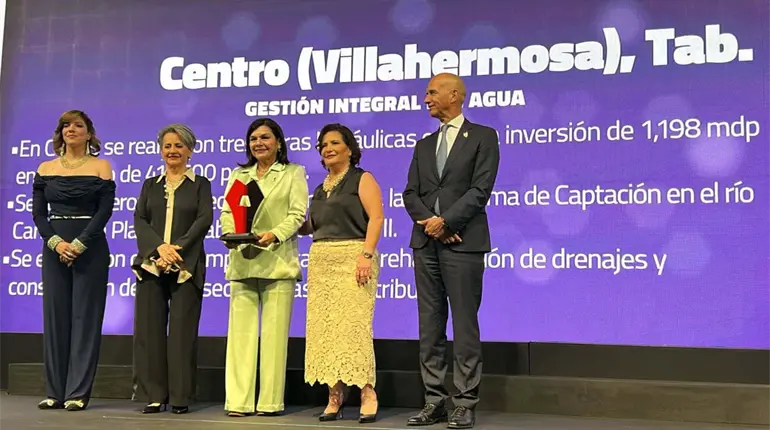 Recibe alcaldesa de Centro premio nacional a la gestión integral del agua por Acueducto Usumacinta y Potabilizadora Carrizal III