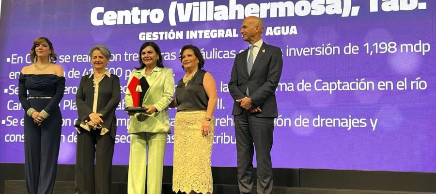 Recibe alcaldesa de Centro premio nacional a la gestión integral del agua por Acueducto Usumacinta y Potabilizadora Carrizal III Recibe alcaldesa de Centro premio nacional a la gestión integral del agua por Acueducto Usumacinta y Potabilizadora Carrizal III