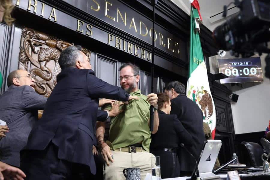 Morena condena agresión del líder nacional del PRI contra Noroña y trabajador del Senado