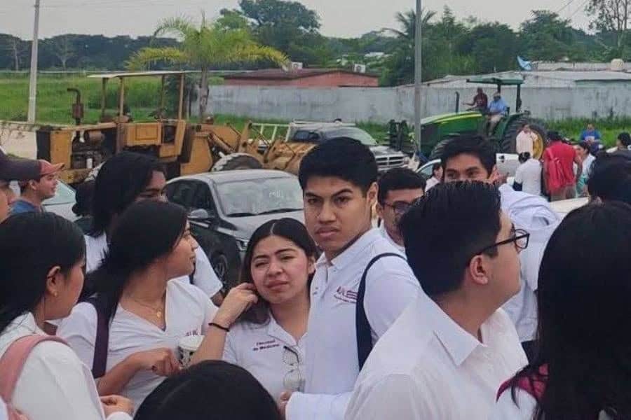 Dueños de terreno cierran paso al Hospital IMSS 2A en Cárdenas