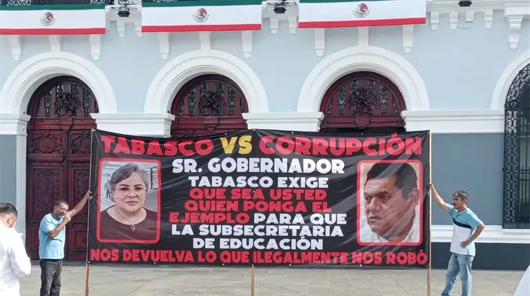 Denuncian presunta venta de escalafón en la SETAB; señalan a subsecretaria Anabel Suárez Jener